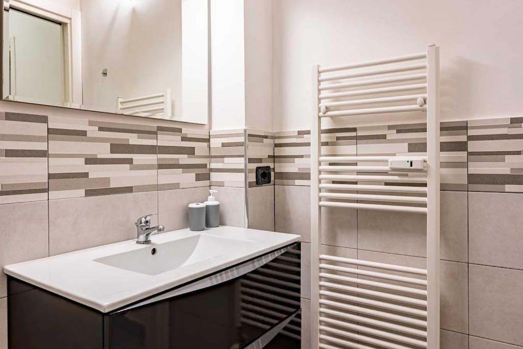 Guest Planet - Modern Flat Centrale M2 Milan Extérieur photo